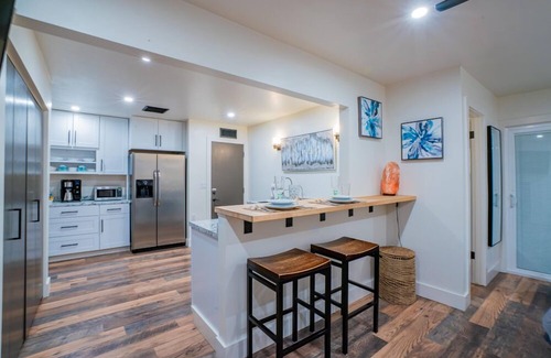 Lake Havasu City Casa | Intimate retreat for two with star gazing from the spa.