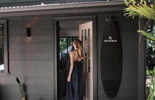 Palmwoods Casa | Into the Woods - Outdoor Bath, Firepit & Wood Fired Pizza Oven near Montville