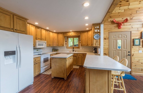 South Fork Casa | Intown Hidden Gem Overlooking the South Fork River/20 minutes to Wolf Creek