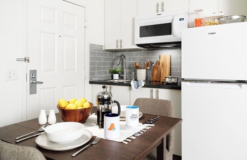 Central Newport News Hotel | InTown Suites Extended Stay Newport News VA - I-64