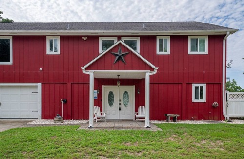 Shallotte Casa | Intracoastal & Ocean Views - Pool - Laid Back Coastal Living