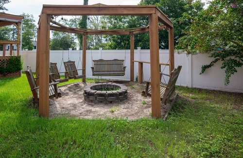 Shallotte Casa | Intracoastal & Ocean Views - Pool - Laid Back Coastal Living