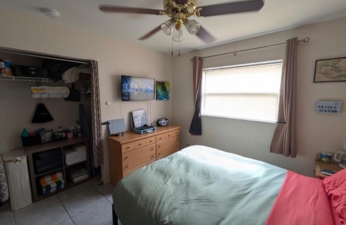 Largo Casa | Introverts Paradise! Central Largo and Pinellas! 15 mins to beaches!