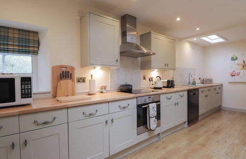 Drumchork Cabaña | INVEREWE - GARDEN LODGE, family friendly, with a garden in Poolewe