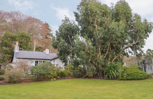 Drumchork Cabaña | INVEREWE - GARDEN LODGE, family friendly, with a garden in Poolewe
