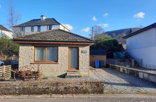 Fort William Cabaña | Inverlochy Court in the village of Inverlochy near Fort William