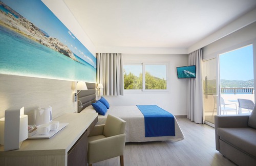 Santa Eulalia del Río Hotel | Invisa Hotel Club Cala Verde