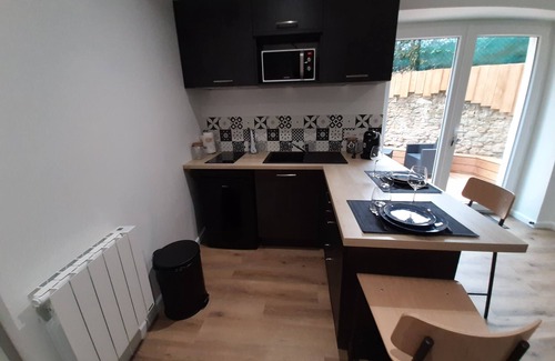 Grezieu-la-Varenne Apartamento | Inviting 1-Bed Apartment in Grézieu-la-Varenne