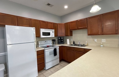 Johnson City Casa | Inviting 2BR Townhome | Garage + Modern Style