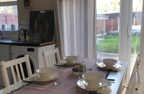 Trentham Casa | Inviting 3-Bed House in Trentham