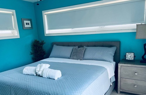 Driftwood Casa | Inviting 3 Bedrooms Hollywood Pool Home.