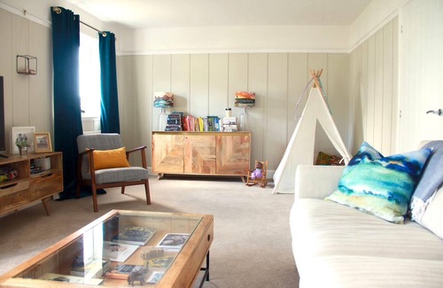 Kirkliston Casa | Inviting 4 bed home for Edinburgh Fringe Festival & Scotland Exploration