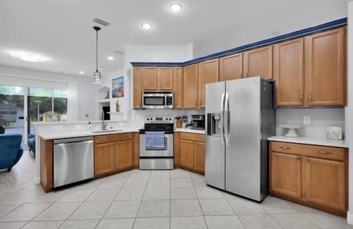 Westside Casa | Inviting 5 bedroom, 3 bath home Centrally located.