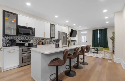 Glen Echo Apartamento | Inviting 7 Bed Home with Hot Tub and Fire Pit