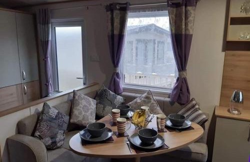 Skegness Casa | Inviting beautiful 3-Bed Caravan in Ingoldmells