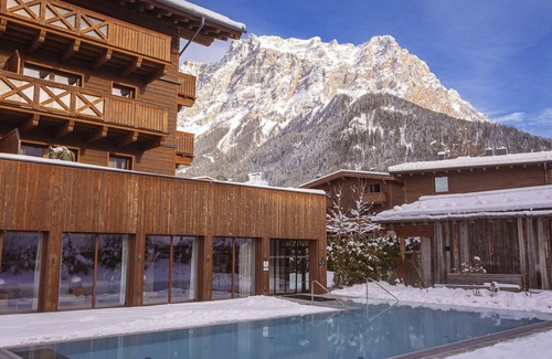 Ehrwald Chalet De Esquí | Acogedor chalet con piscina en el Tirol