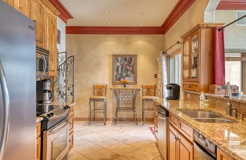 South Fork Casa | Inviting Condo Near Town w/ Jetted Tub, Full Kitchen, Balcony & Free WiFi