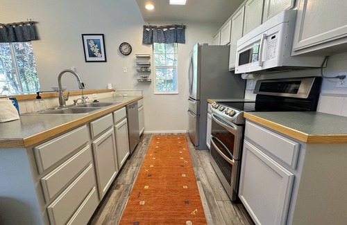Creekside Meadows Casa | Inviting Family Retreat w/Hot Tub in Driggs