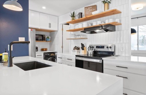 Summit Cove Condominio | Inviting Gem Near Lake Dillon: Balcony & Fireplace