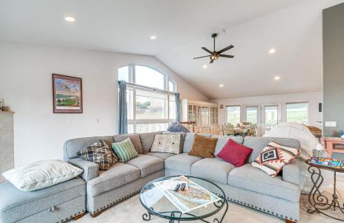 Great Falls Casa | Inviting Great Falls Home with Wraparound Deck!