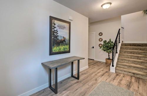 Deer Mountain Casa | Inviting Hideout Townhome with Balcony and Lake Views!