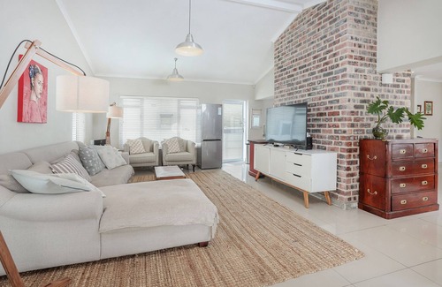Voelklip Casa | Inviting holiday home near the beach - Voelklip