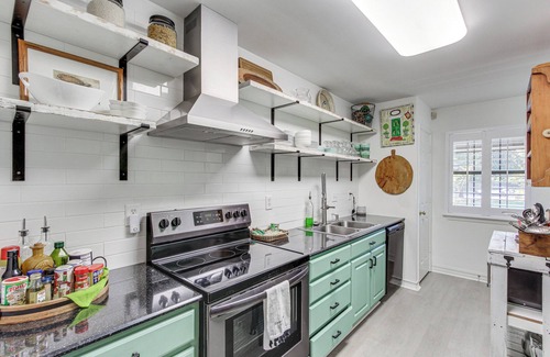 Diamondhead Casa | Inviting Home w/Golf Course View in Diamondhead!