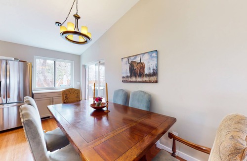 Carbondale Casa | Inviting home with private hot tub, amazing deck & prime location