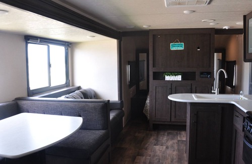 Kerens Casa | Inviting Lakefront RV