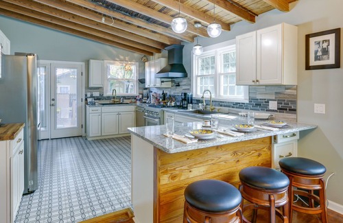 Quincy Cabaña | Inviting Quincy Cottage: Walk to Historic Downtown
