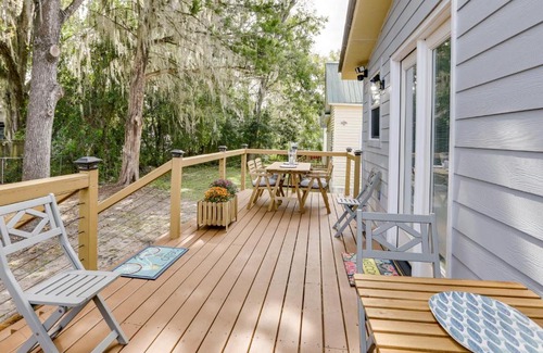 Quincy Casa | Inviting Quincy Cottage Walk to Historic Downtown