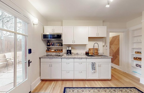 Nob Hill Apartamento | Inviting Remodeled Guest House in Central Nob Hill