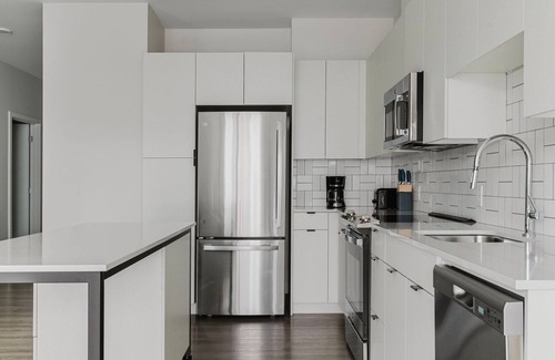 Revere Apartamento | Inviting Revere 1BR w/ Gym, EV Charging, Pool, W/D, by Blueground