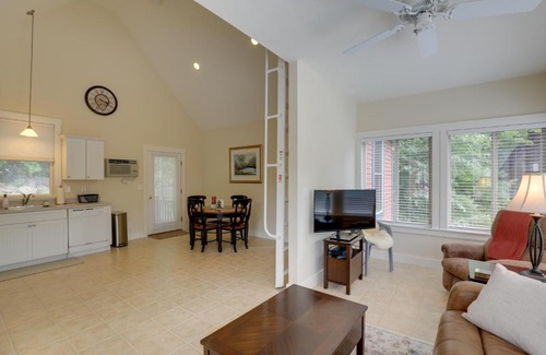 Summer Village Casa | Inviting Summer Village Cottage Golf Cart and More!