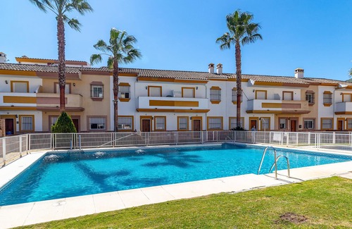 Benaojan Casa | Alojamiento de 3 habitaciones en Málaga