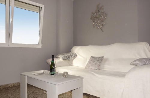 Platja de Piles Apartamento | Inviting vacation apartment with sea view.