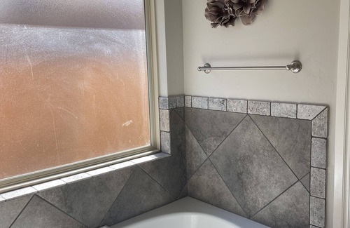 Edmond Casa | Inviting, well equipped, sleeps 8 + comfortably w/ access to Edmond/OKC in mins.