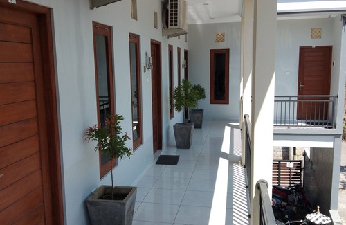 Taman Griya Casa | Iona kos kosan habitaciones impecables y alojamiento familiar de lujo