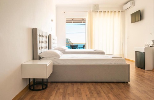 Himare Hotel | Ionio Rooms