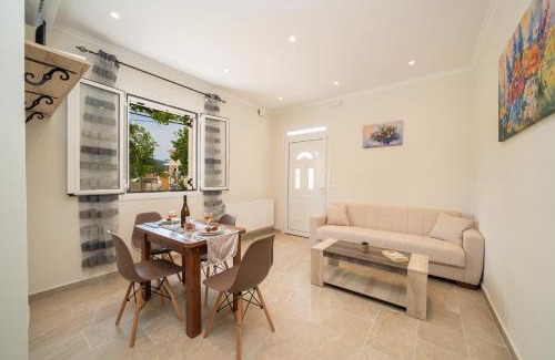 Sami Casa | Ira's House