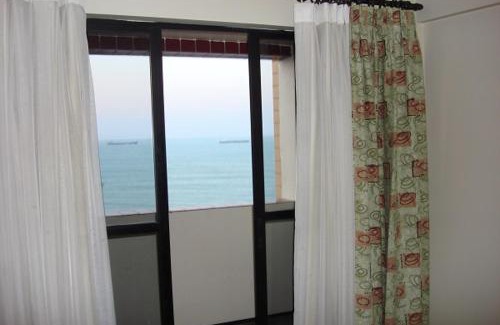 Praia de Iracema Hotel | Iracema Travel