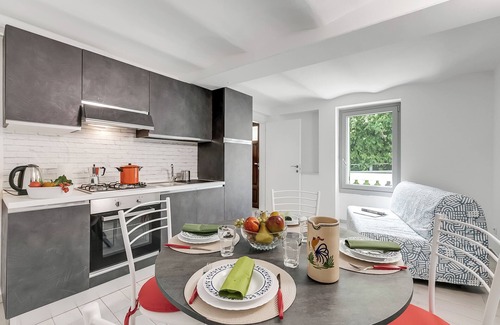 Arcumeggia Apartamento | Iris Apartment, Casalzuigno, Italy