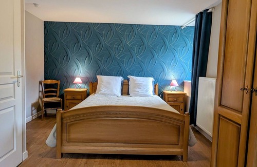 Moyenmoutier Cama Y Desayuno | Habitación Iris en casa renovada en plena naturaleza