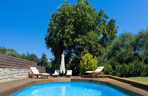 Prines Villa | Hermosa villa espaciosa para 8, cerca de tabernas y mini mercados, ideal para familias