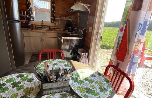 New London Alquiler De RV | Irish Acres Farm GLAMPGround Deluxe & Rustic Glamping Hosting 1-22 persons