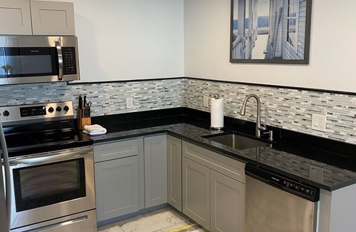 Fifth Ward Apartamento | INN AMERICANA IRLANDESA - Cliff Walk - estacionamiento gratuito