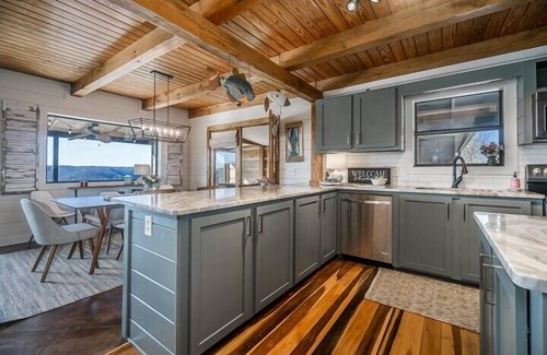 Baxter Chalet De Esquí | Irish Goodbye Over Looking Center Hill Lake
