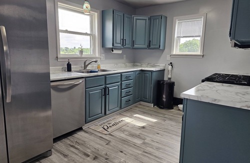 Brooklyn Casa | Irish Hills Lakefront Escape | Dock | Swim | Close to MIS