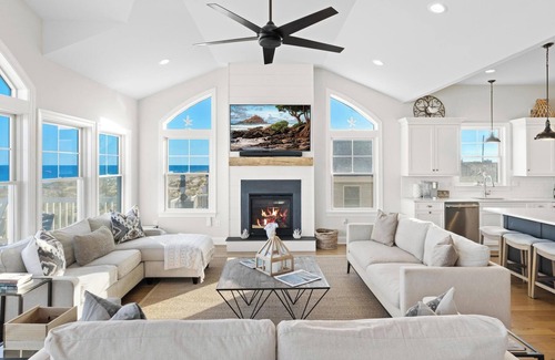 South Beach Haven Casa | "Irish Whale" Oceanfront. Fantastic Beach Haven. Sleeps 13!