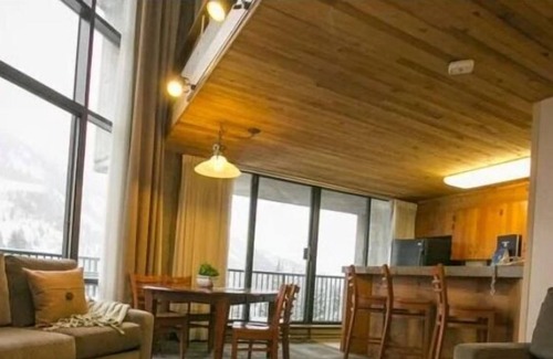 Salt Lake Mountain Resorts Complejo | IRON BLOSAM LODGE/ Ski in-Ski out, Snowbird! Dec 30-Jan 6,2024